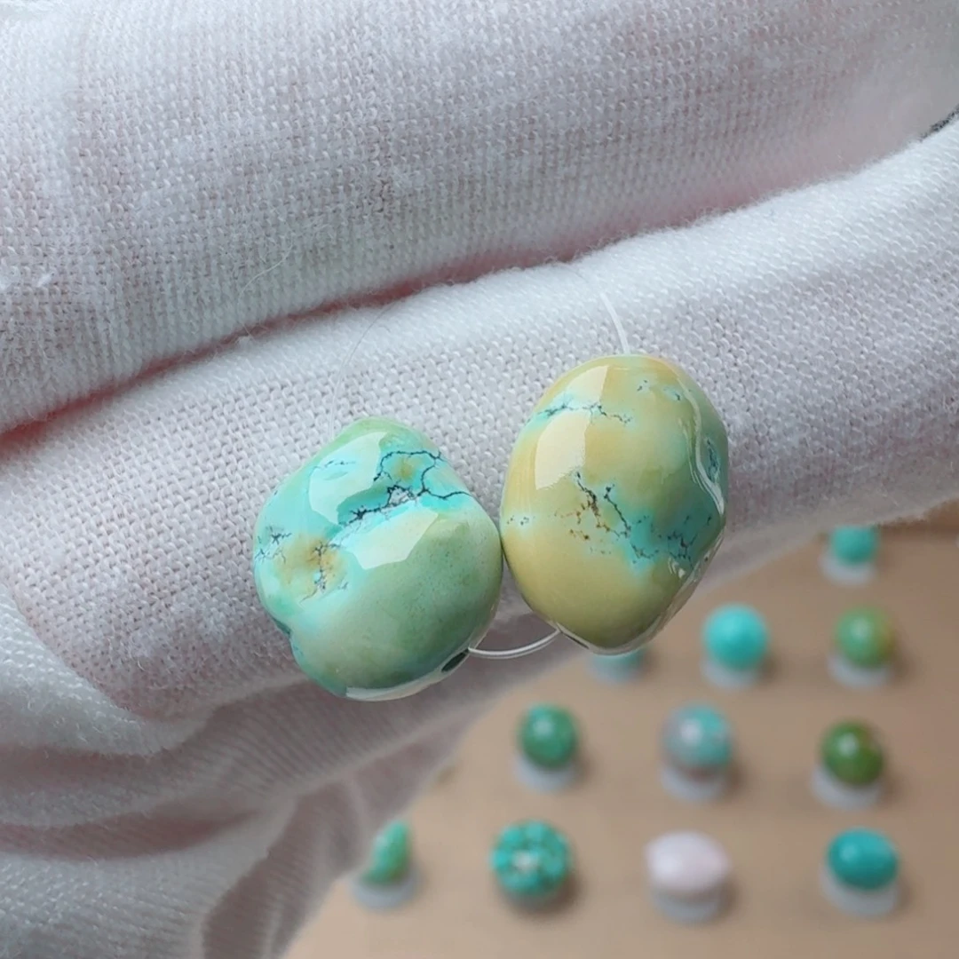 绿松石未镶嵌颈饰