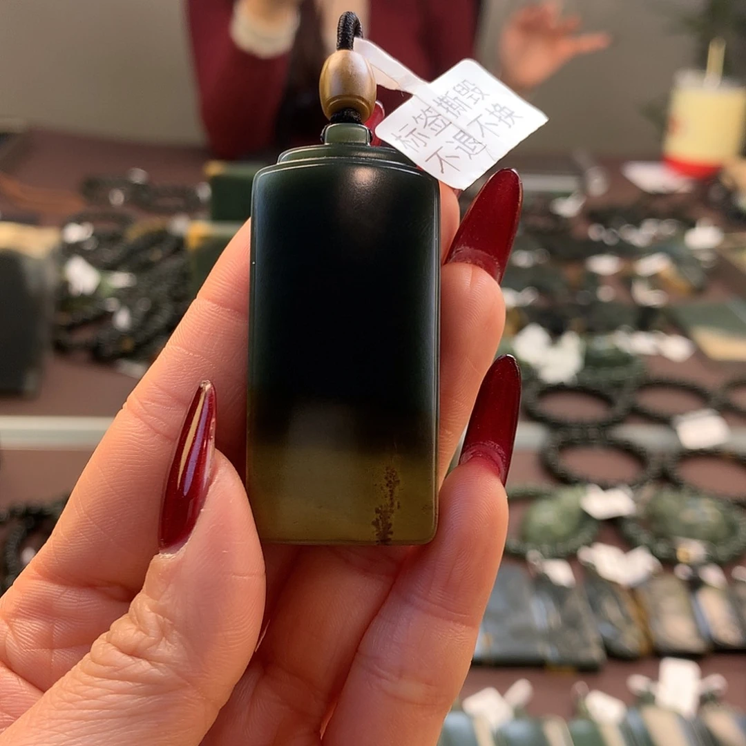 岫岩河磨玉（透闪石质玉）颈饰未镶嵌他*哥