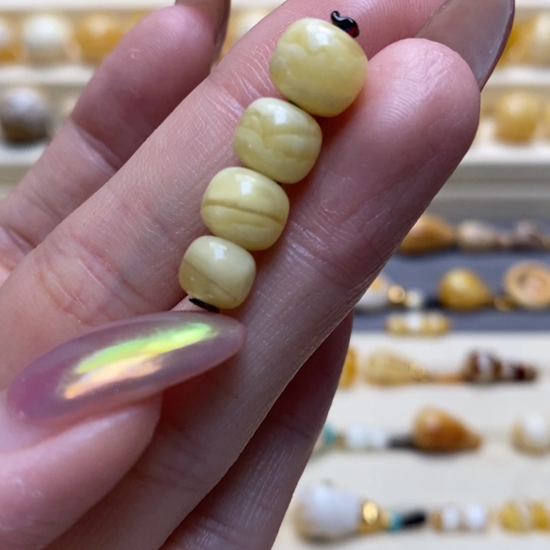 未镶嵌琥珀珠宝奇石