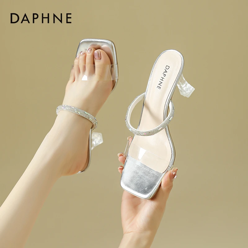 达芙妮夏季新款一字带凉拖透明气质高跟露趾凉鞋女水钻性感2093-8