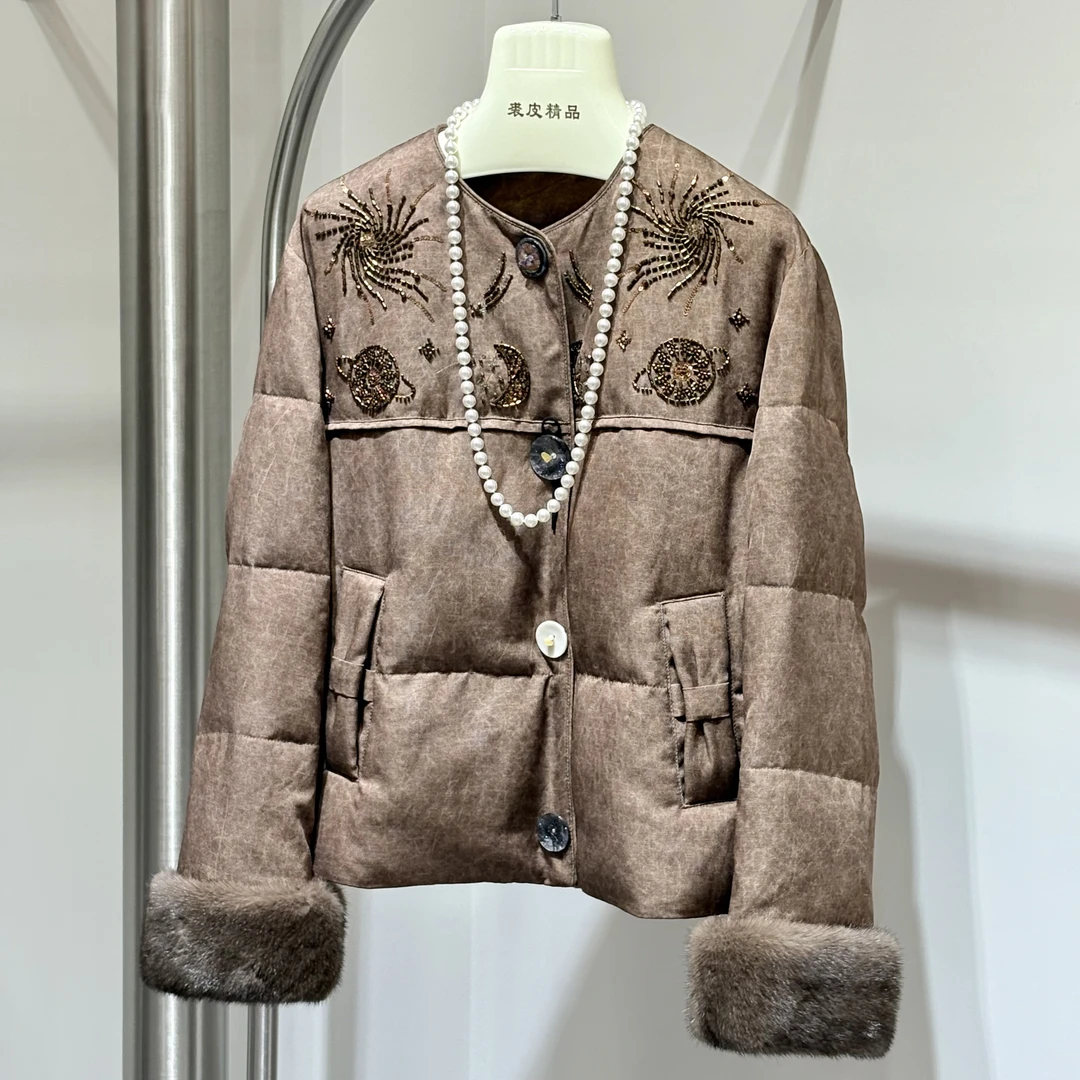 短款新中式国风刺绣鹅绒服