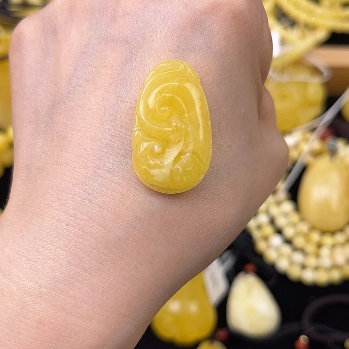 琥珀未镶嵌颈饰琥珀，