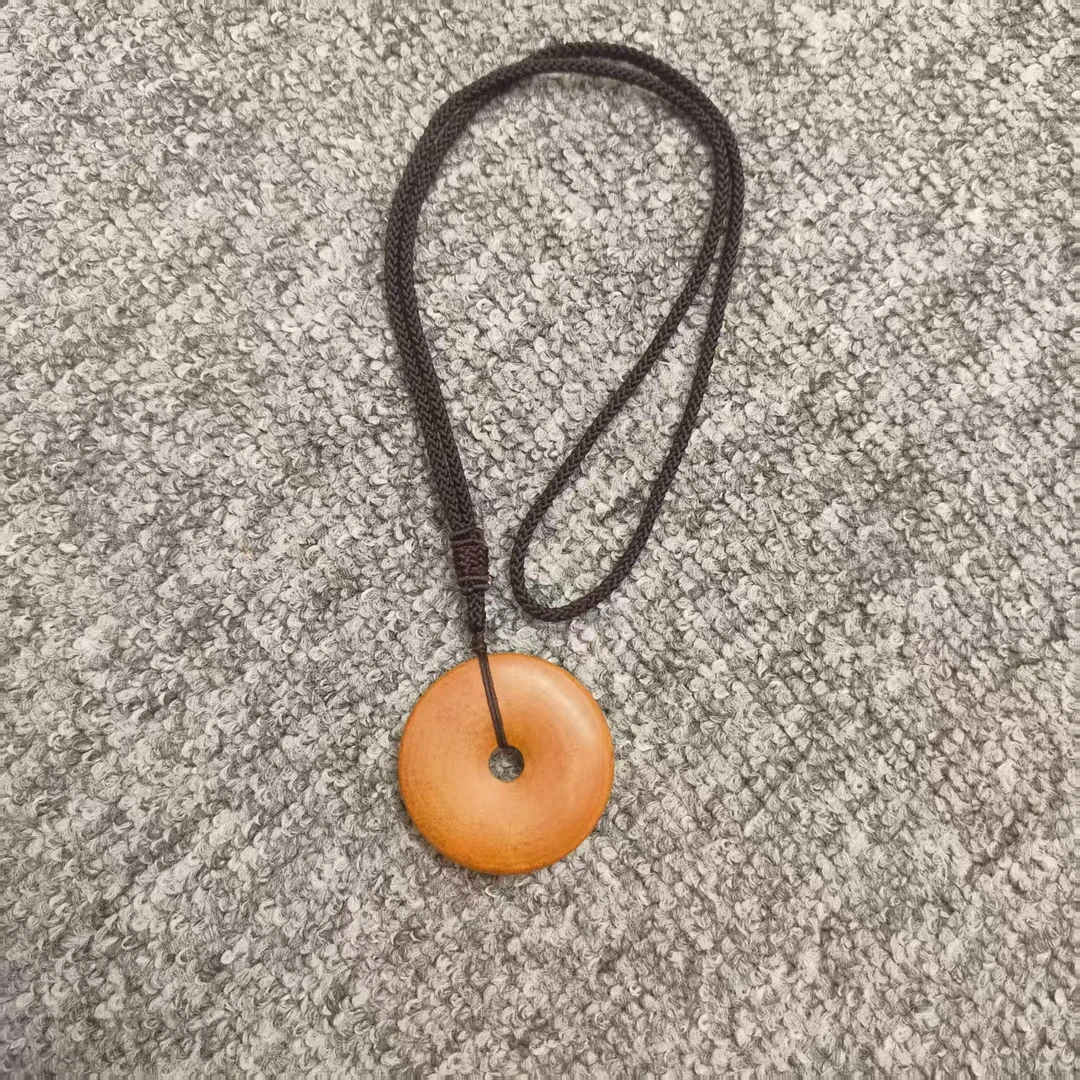 （微瑕）平安扣带吊坠绳--天然泗水砭石平安扣吊坠手工打磨时尚