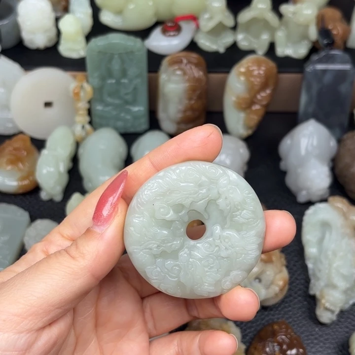 颈饰未镶嵌和田玉