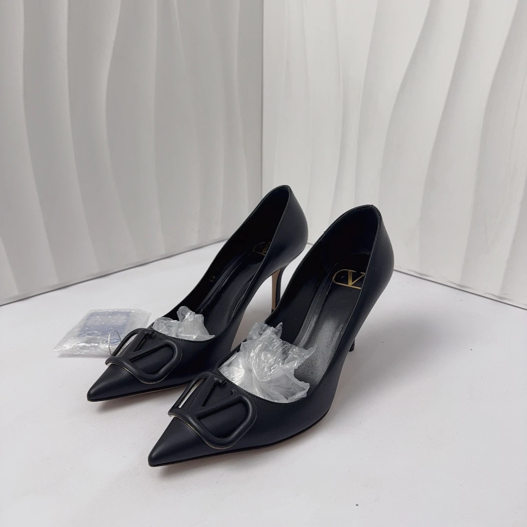 95新 Valentino/华伦天奴 36.5码/VLOGO黑色高跟鞋