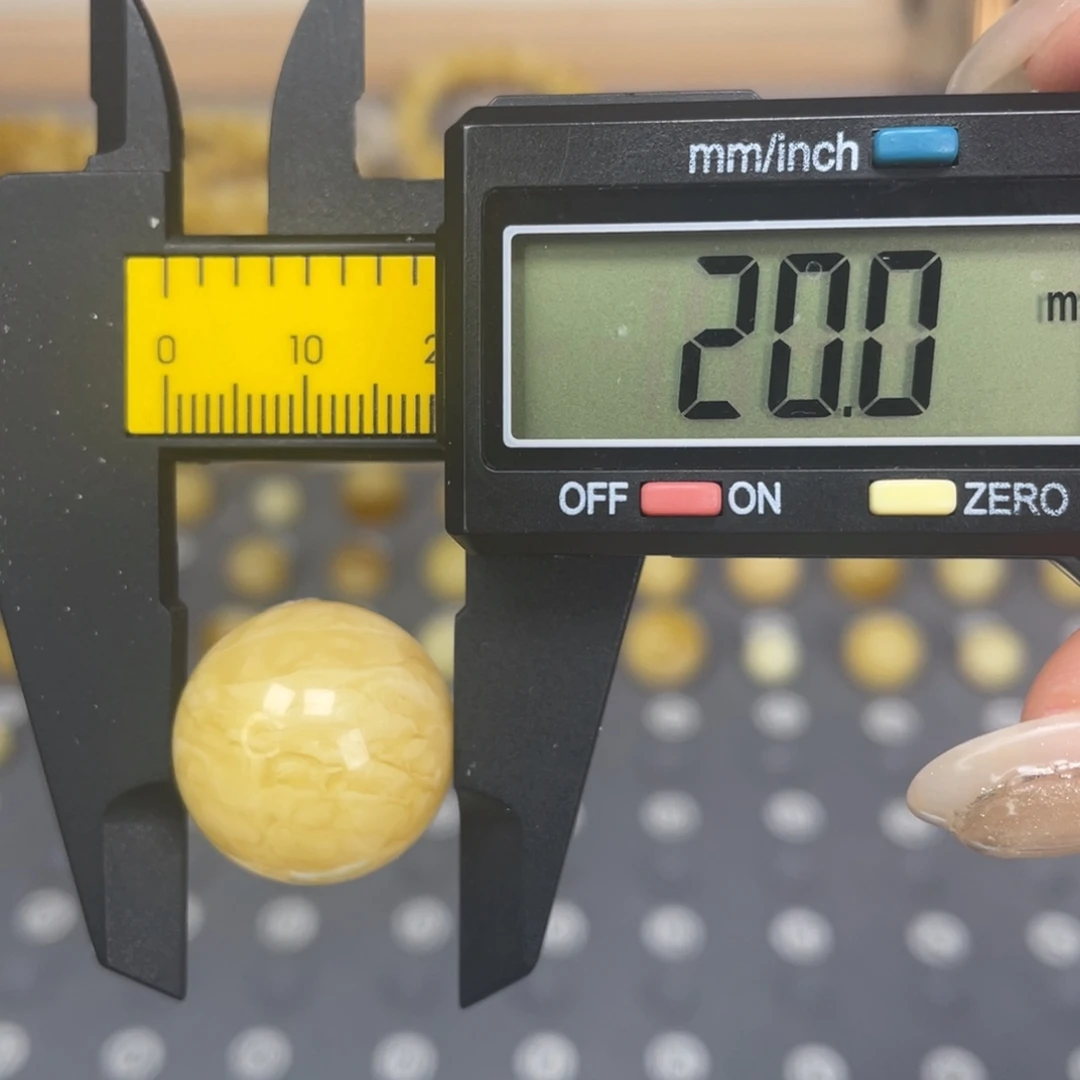 琥珀未镶嵌裸石126