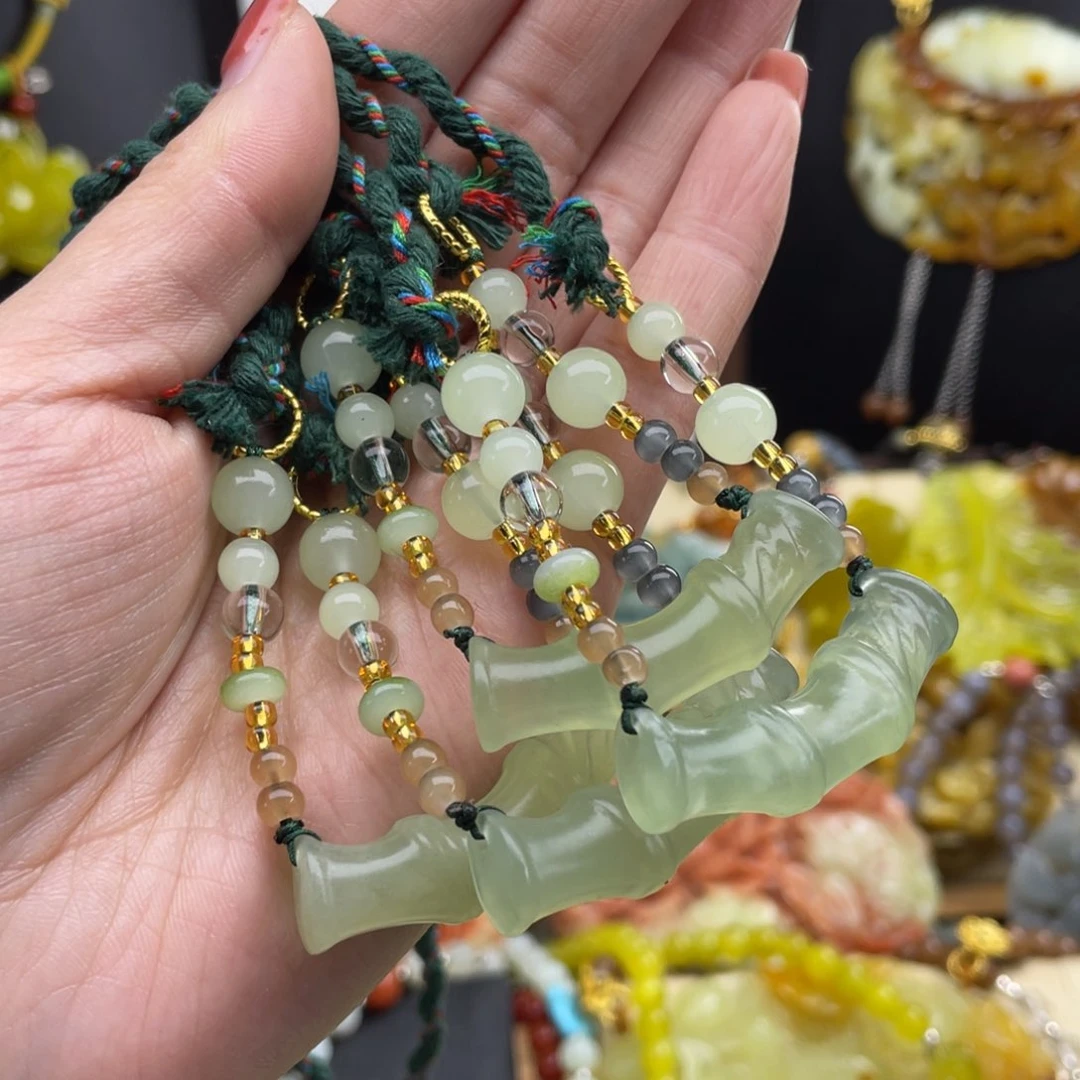 未镶嵌蛇纹石玉颈饰