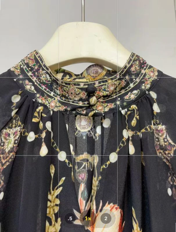 新款时尚桑蚕丝烫钻立领蕾丝灯笼袖上衣小衫