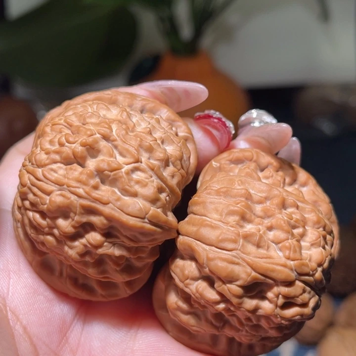 桃核把件瑜             47