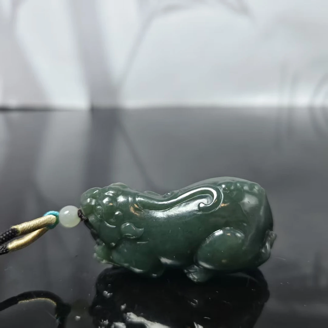 Z和田玉貔貅吊坠1198