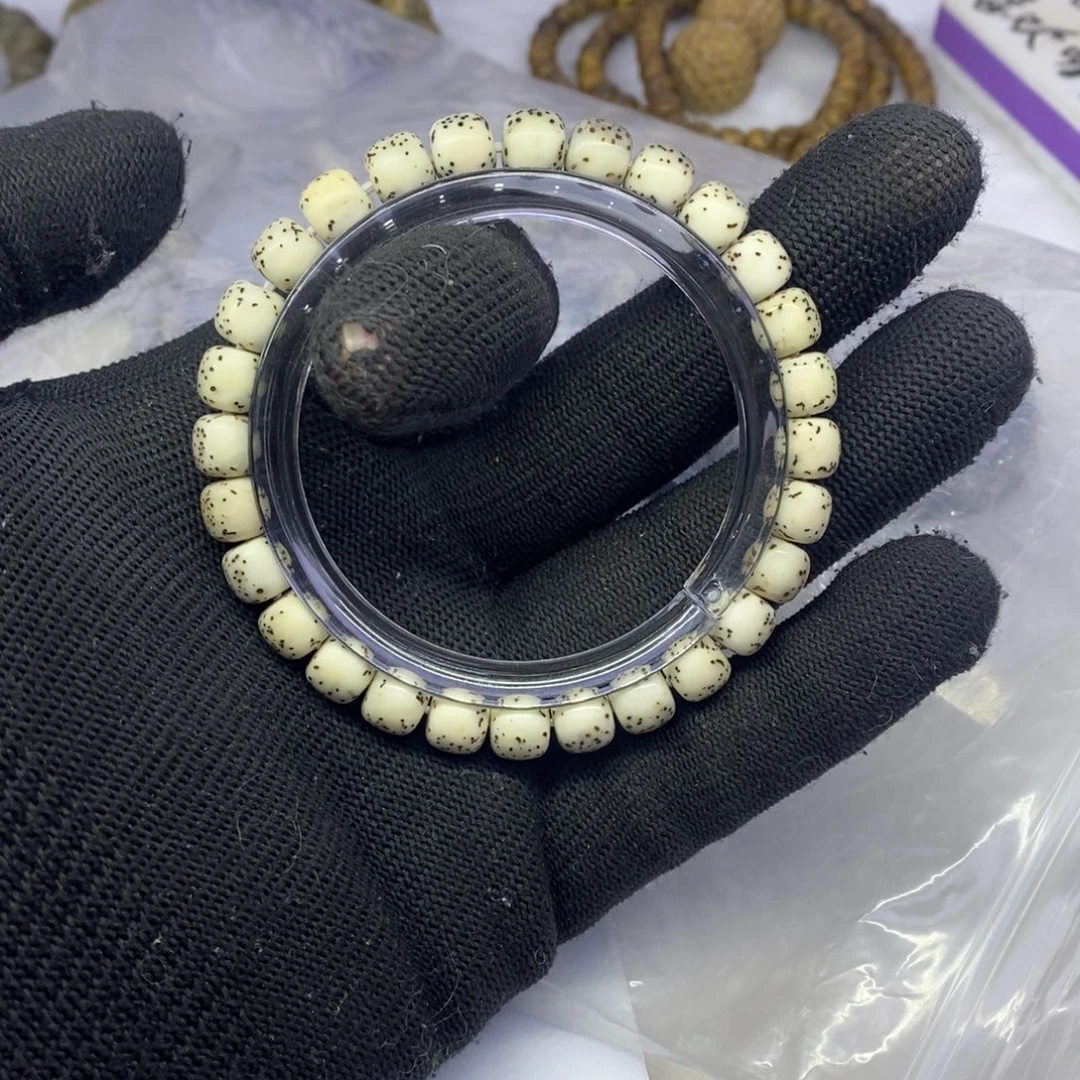 吊坠星月菩提河豚卡8