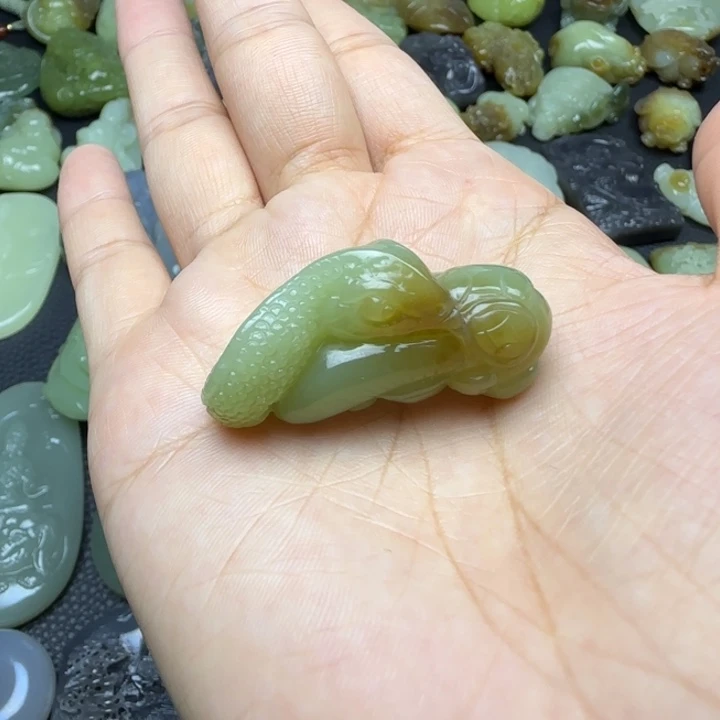 未镶嵌和田玉挂件