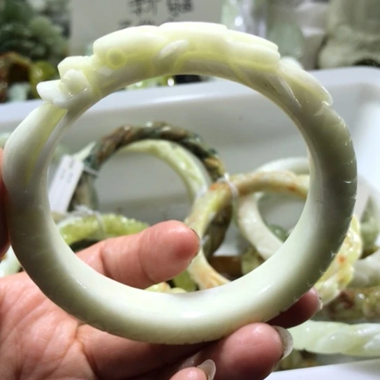 岫玉未镶嵌手镯61