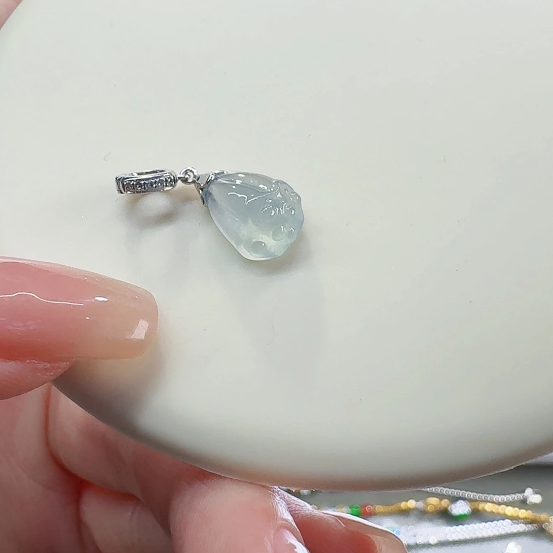 翡翠颈饰18K金镶嵌飞***蓝莲蓬