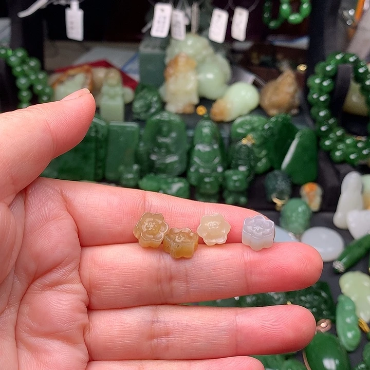 ꧁***꧂和田玉未镶嵌颈饰