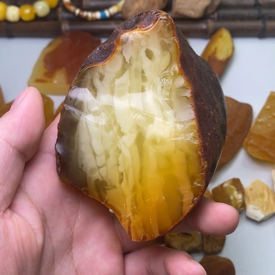 贝***的定制琥珀天然蜜蜡