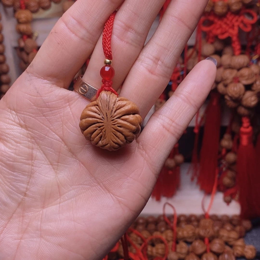 桃核吊坠龙纹桃枭