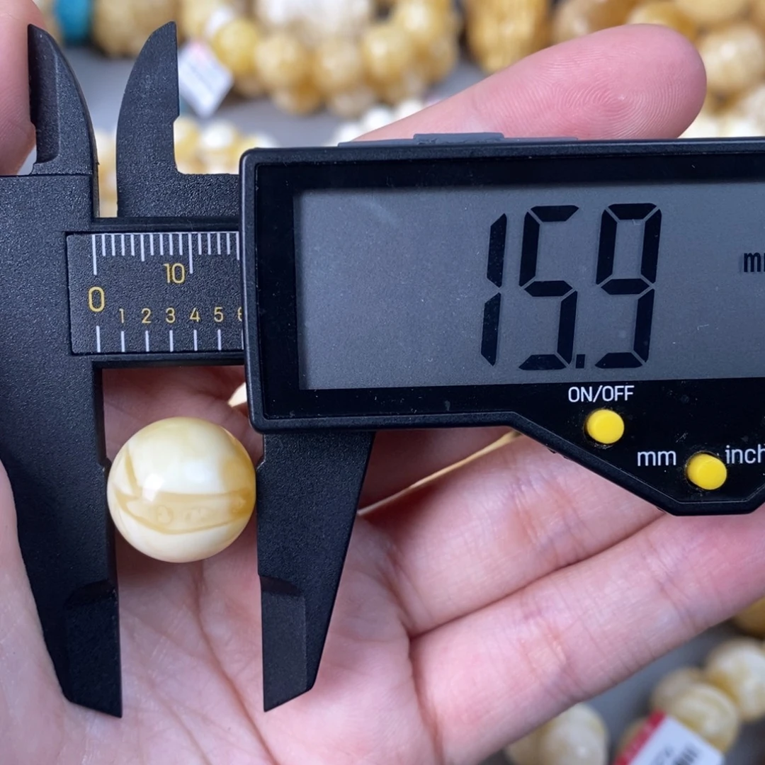 蜜蜡未镶嵌珠宝奇石2.2g