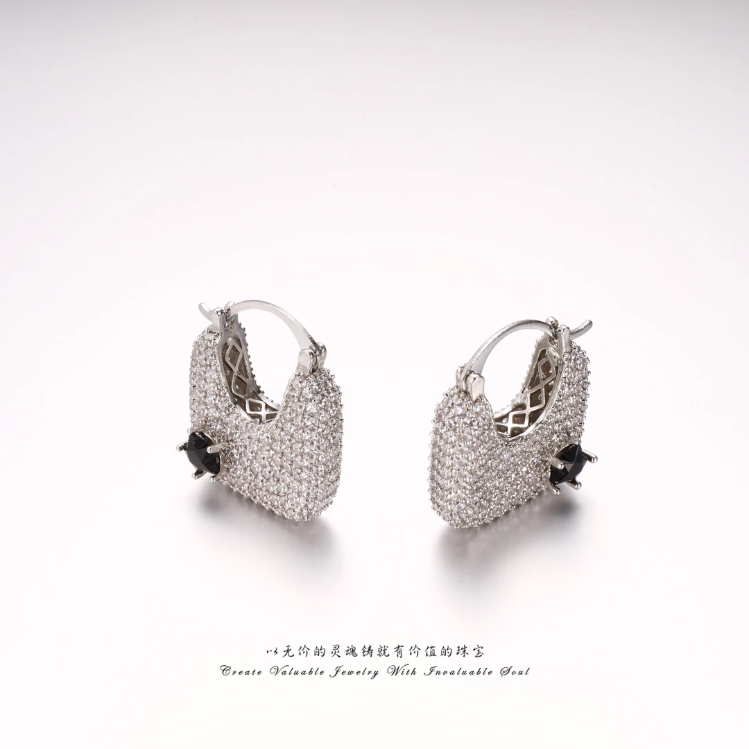 铜合金锆石耳饰 欧美小众百搭银色包包时尚耳环 FV-C-31785