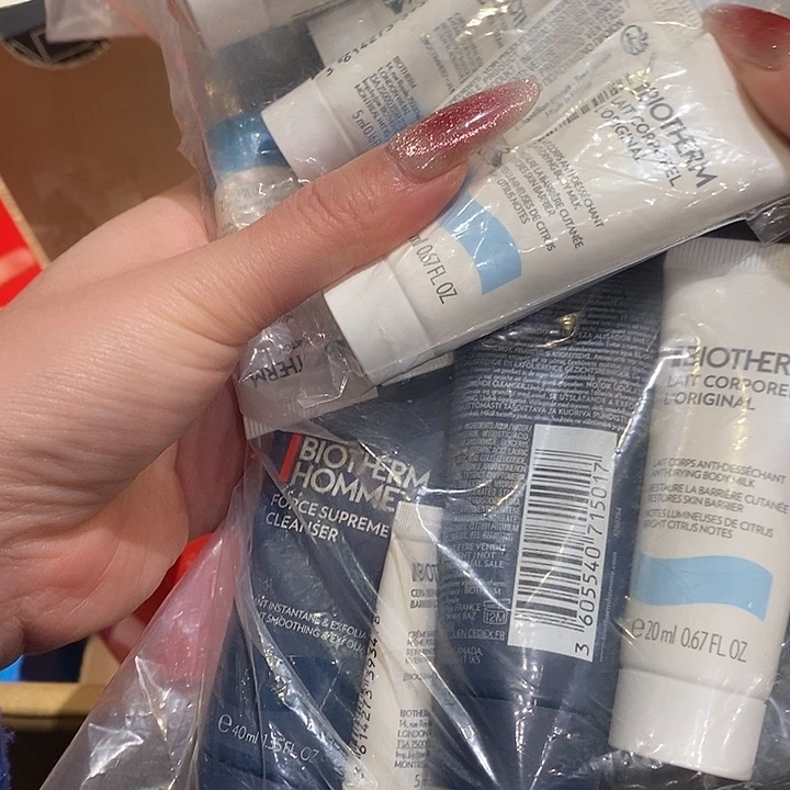 U***-花岗石铁合金中古香水沐浴露持久留香