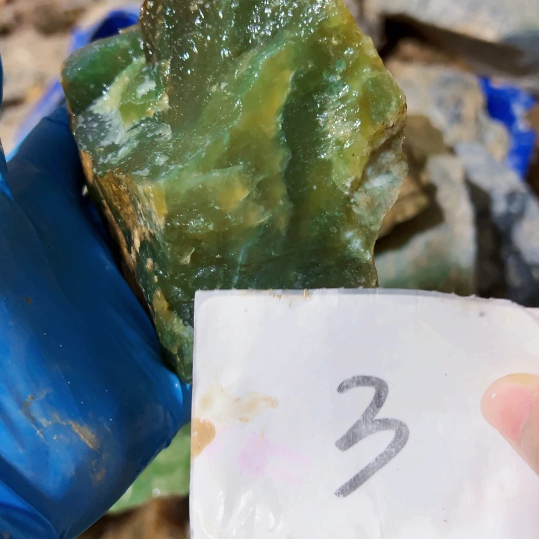 做***道蛇纹石玉未镶嵌原石