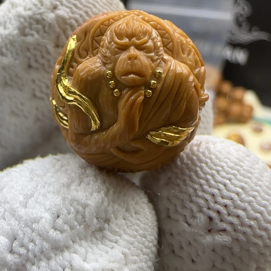 猴头核桃吊坠一念大圣镶嵌24k