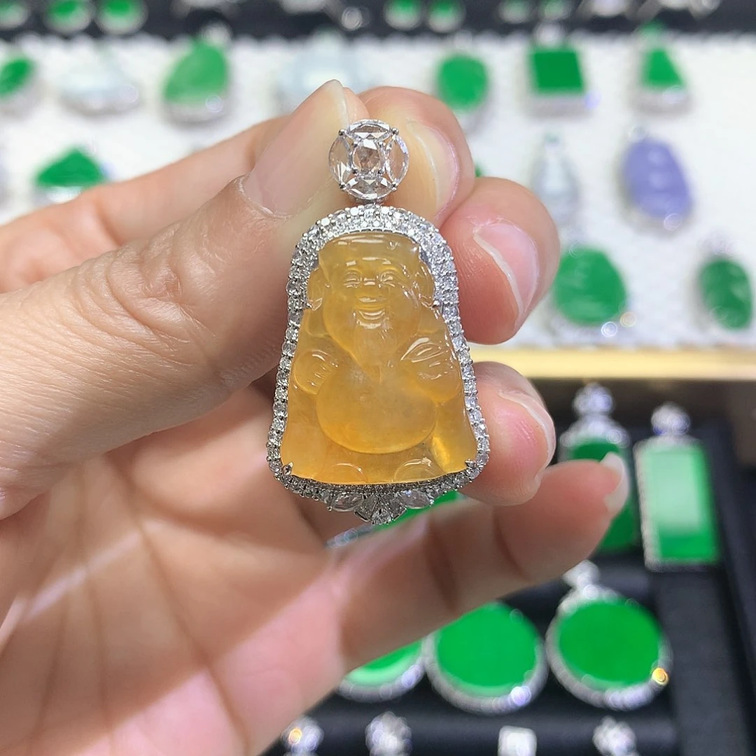 颈饰18K金镶嵌翡翠吊坠