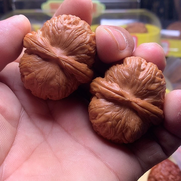 吊坠文玩核桃青****疯平谷元宝44