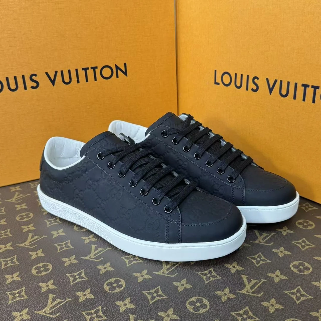 未使用 GUCCI/古驰 39码/黑色压花满印低帮时尚休闲板鞋