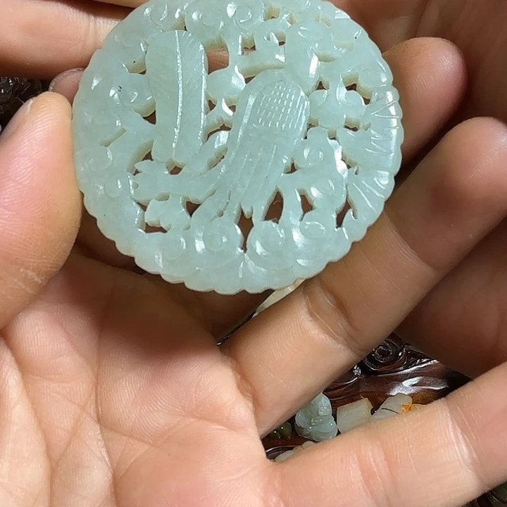 和田玉未镶嵌把件