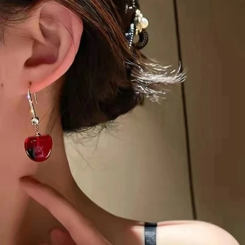 铜合金合成锆石耳饰 气质轻奢时尚百搭红色小众素款耳饰LY0600