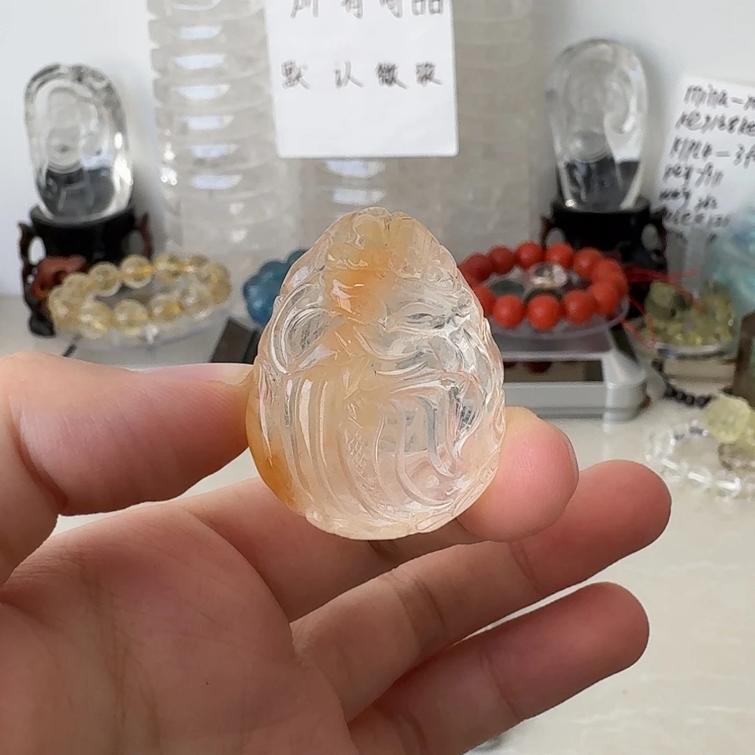 颈饰水晶未镶嵌矿坑