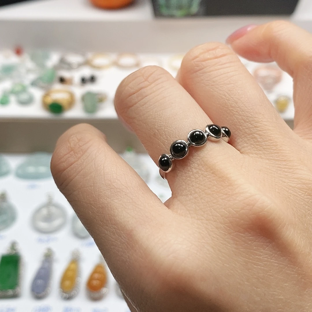 翡翠18K金镶嵌戒指