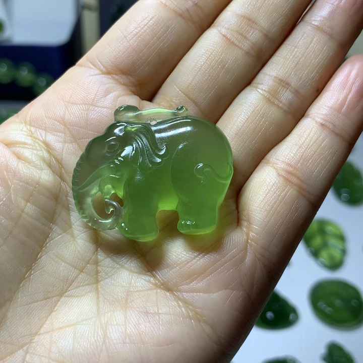 趙***雲岫玉未镶嵌颈饰吊坠