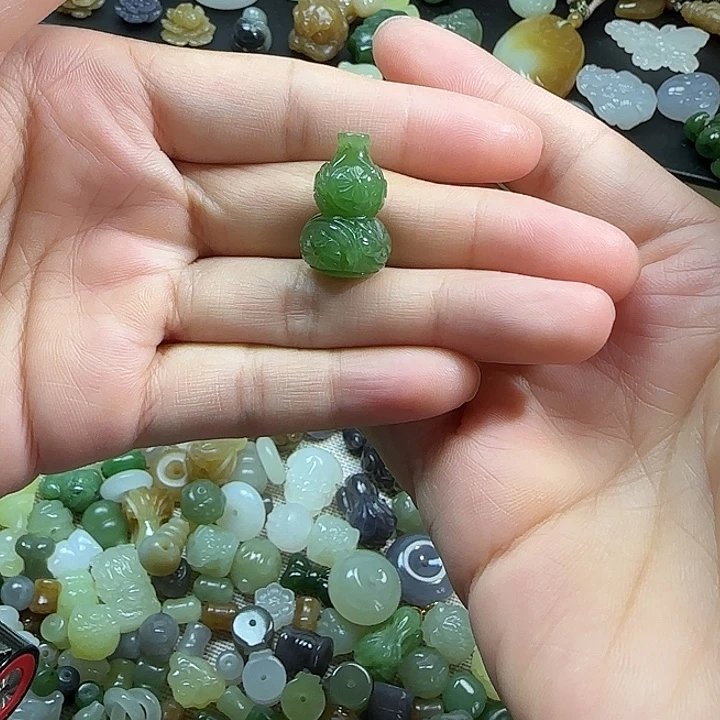 未镶嵌和田玉挂件