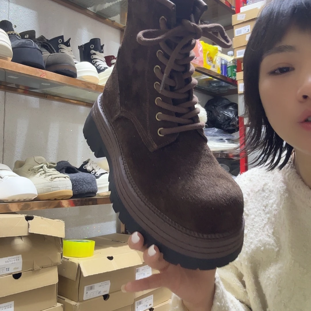 39码马丁靴咖色系带