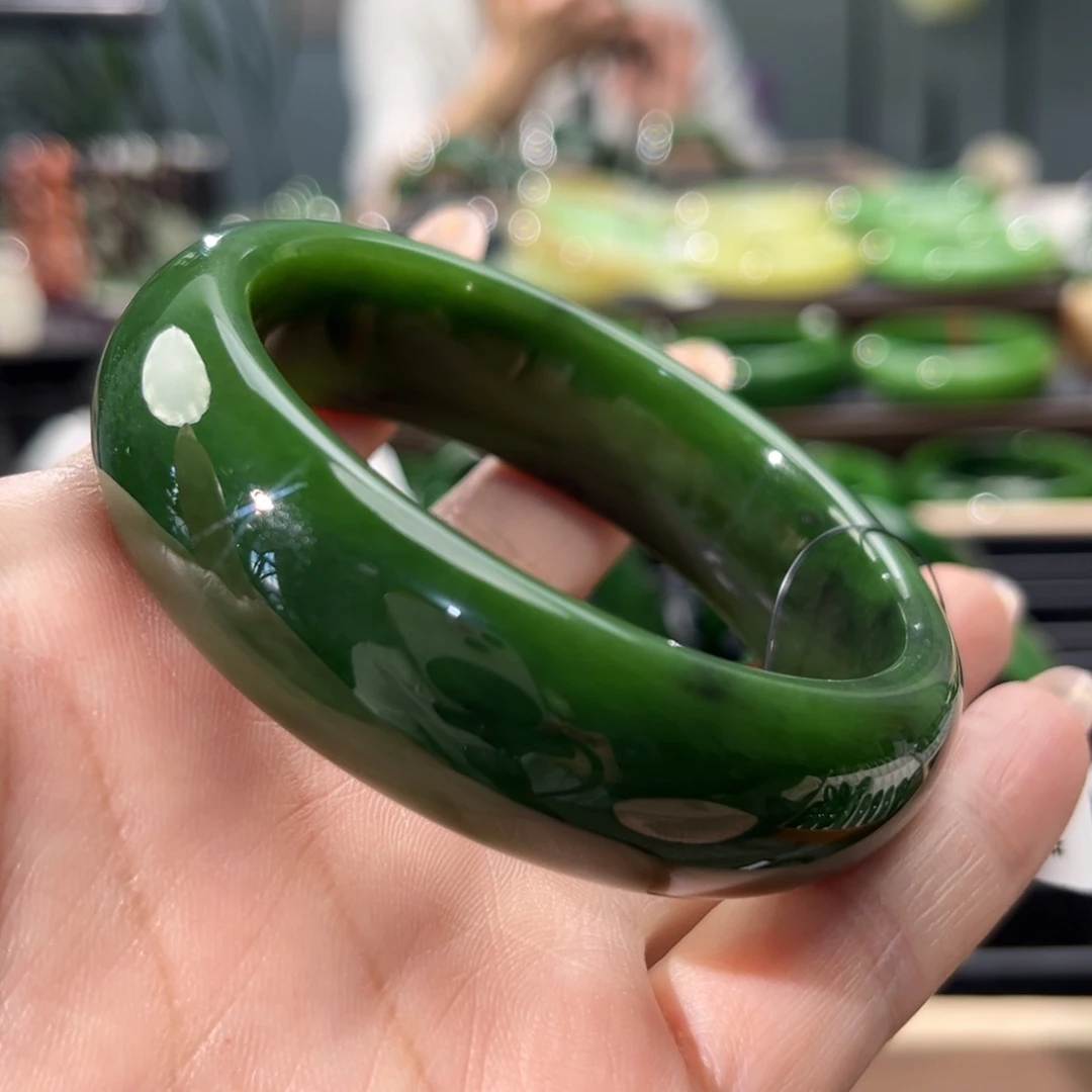 未镶嵌手镯和田玉（碧玉）