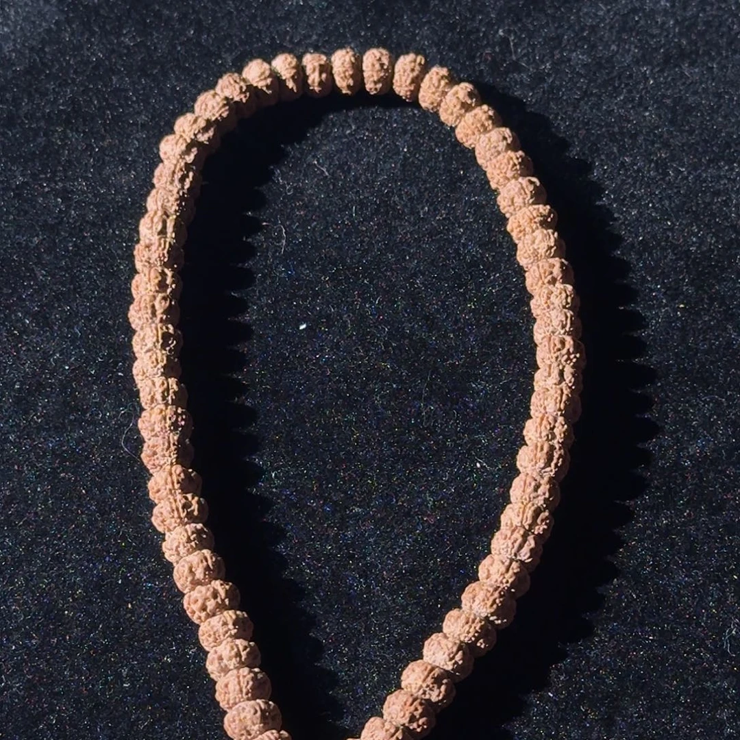 Y***'吊坠金刚菩提平细手持7.0mm