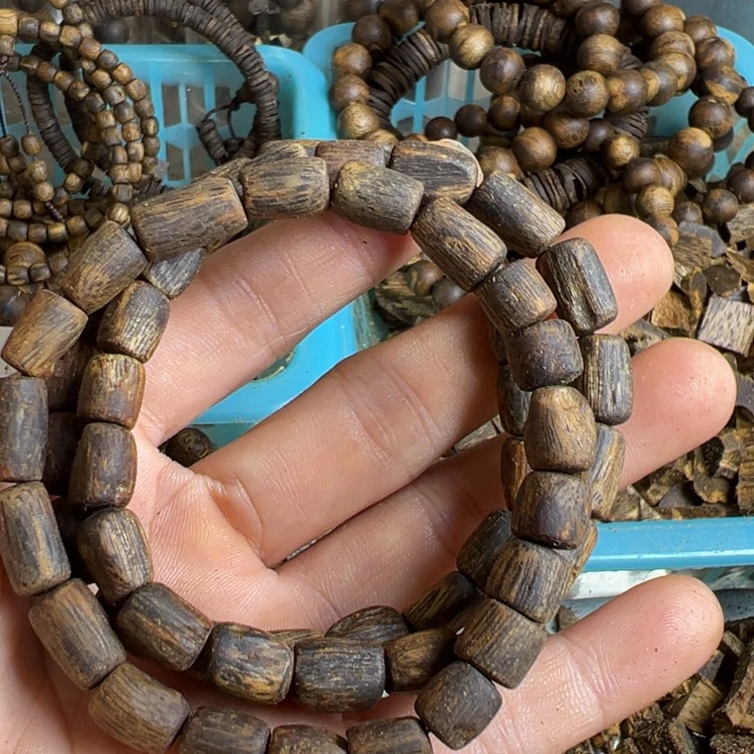 瑾***色沉香碎屑沉香金沙叶沉水0.7随型单圈21克