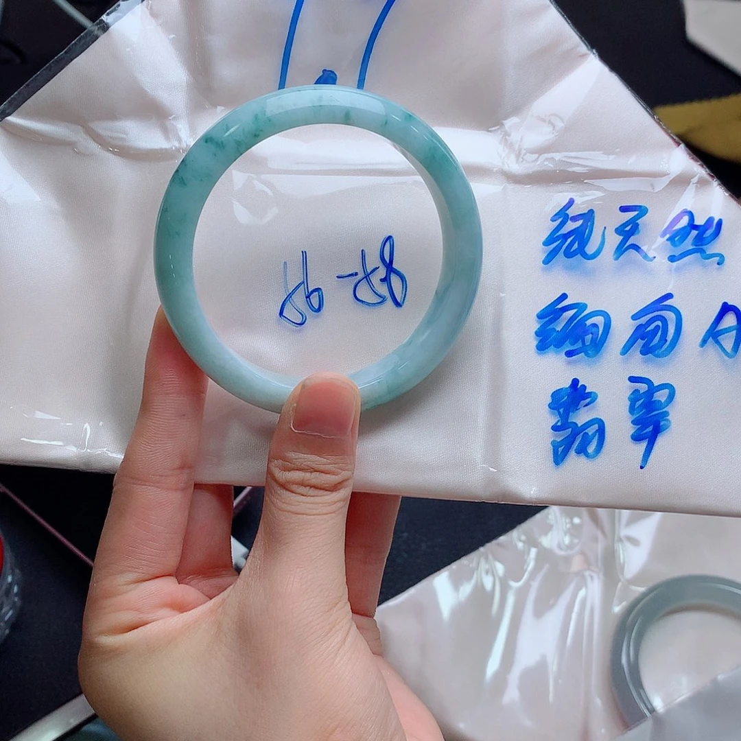 当***在未镶嵌手镯翡翠买断