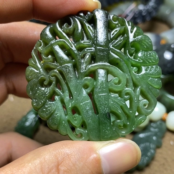 颈饰未镶嵌和田玉
