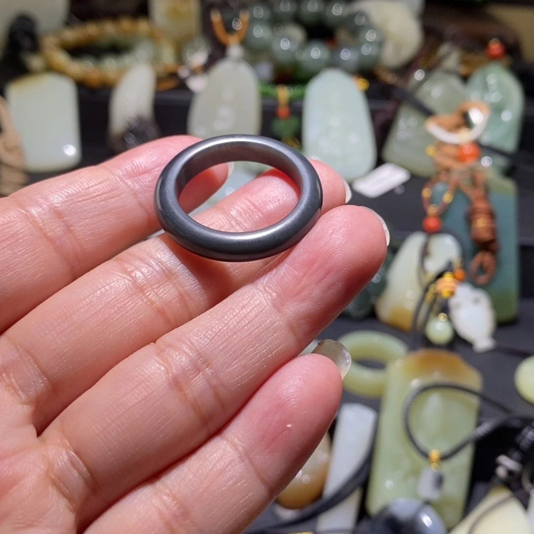 和田玉未镶嵌戒指