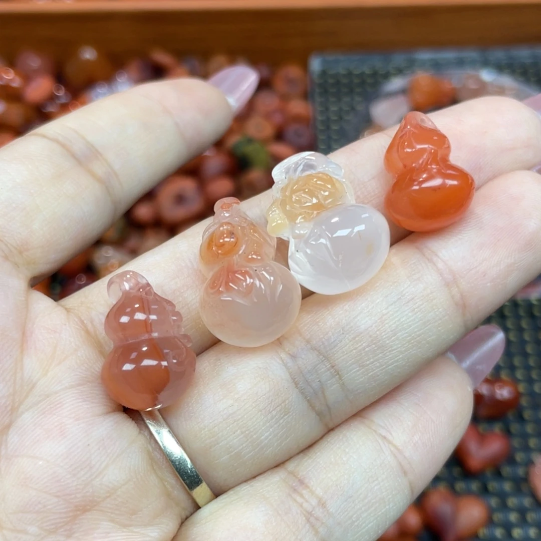 南红玛瑙未镶嵌颈饰葫芦