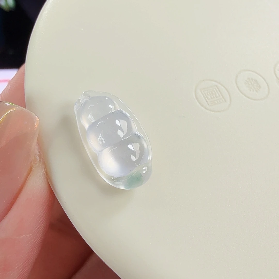 翡翠未镶嵌颈饰裸石