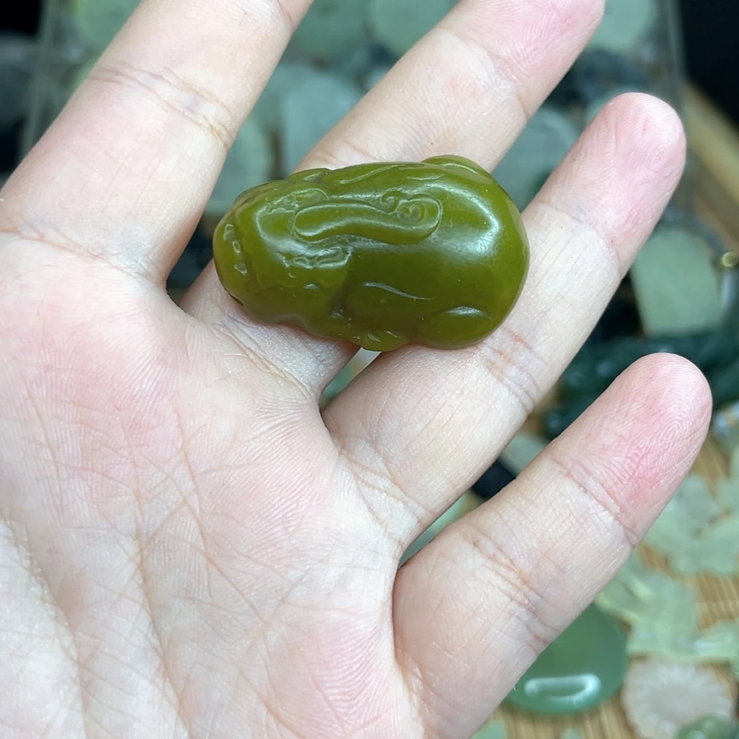 未镶嵌岫玉颈饰貔貅