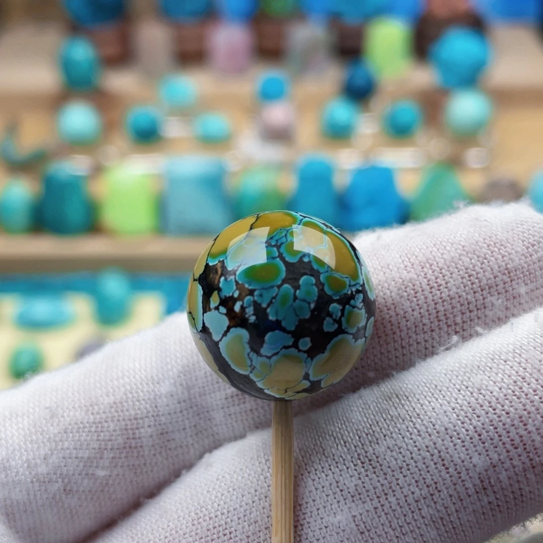 绿松石未镶嵌珠宝奇石