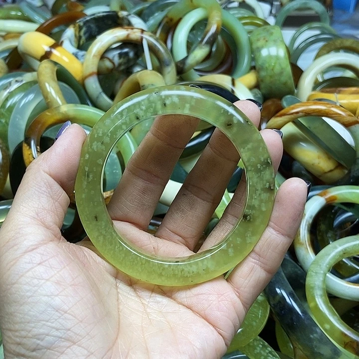 阳****未镶嵌手镯透闪石质玉