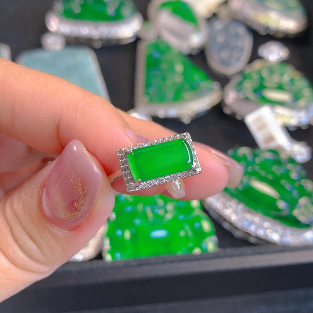 翡翠颈饰银S925镶嵌翡翠