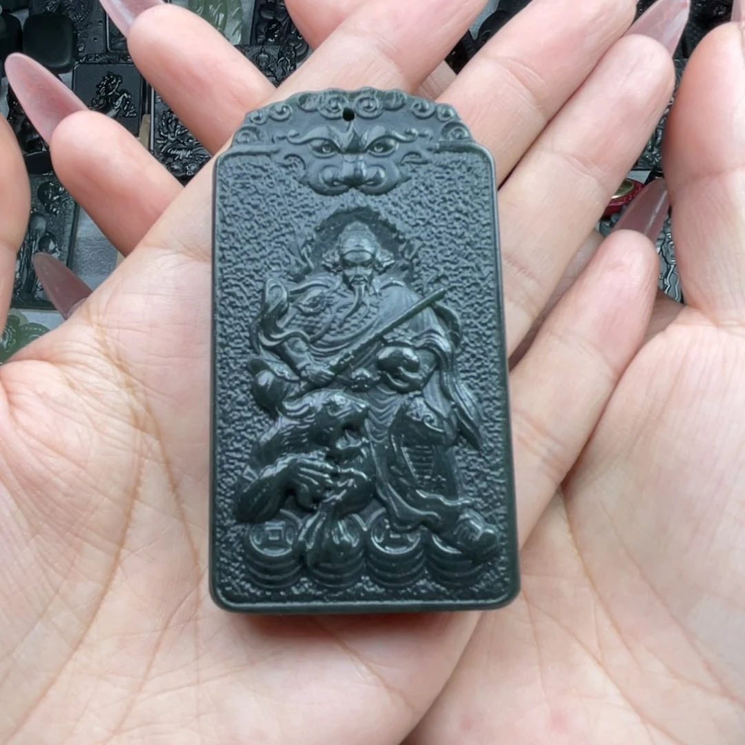 颈饰未镶嵌和田玉一****?