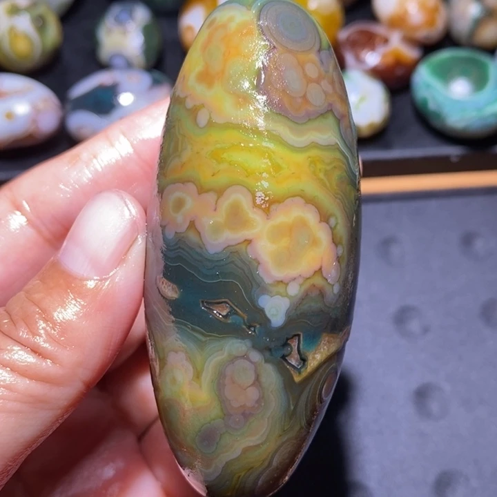 未镶嵌玛瑙/玉髓珠宝半成品84